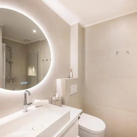 Daire 2-bedroom With Sea View & Ac,