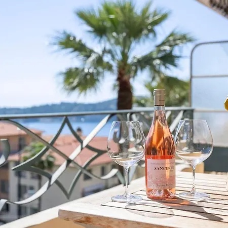 Daire 2-bedroom With Sea View & Ac, Villefranche-sur-Mer