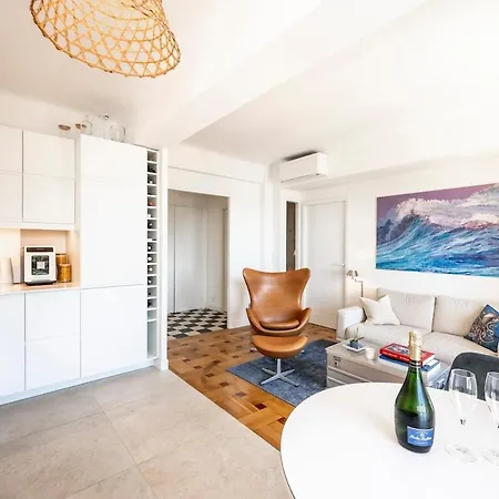 Daire 2-bedroom With Sea View & Ac, Villefranche-sur-Mer